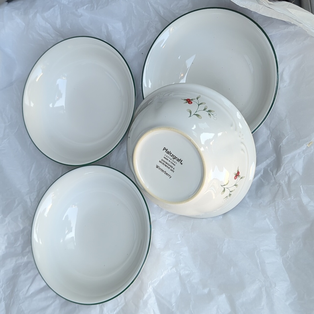 4 Pfaltzgraff Winterberry soup cereal bowls